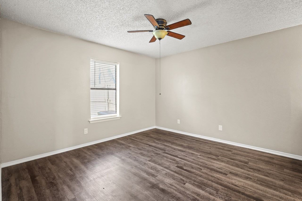 1705 Dynasty Dr - Photo 5 of 14