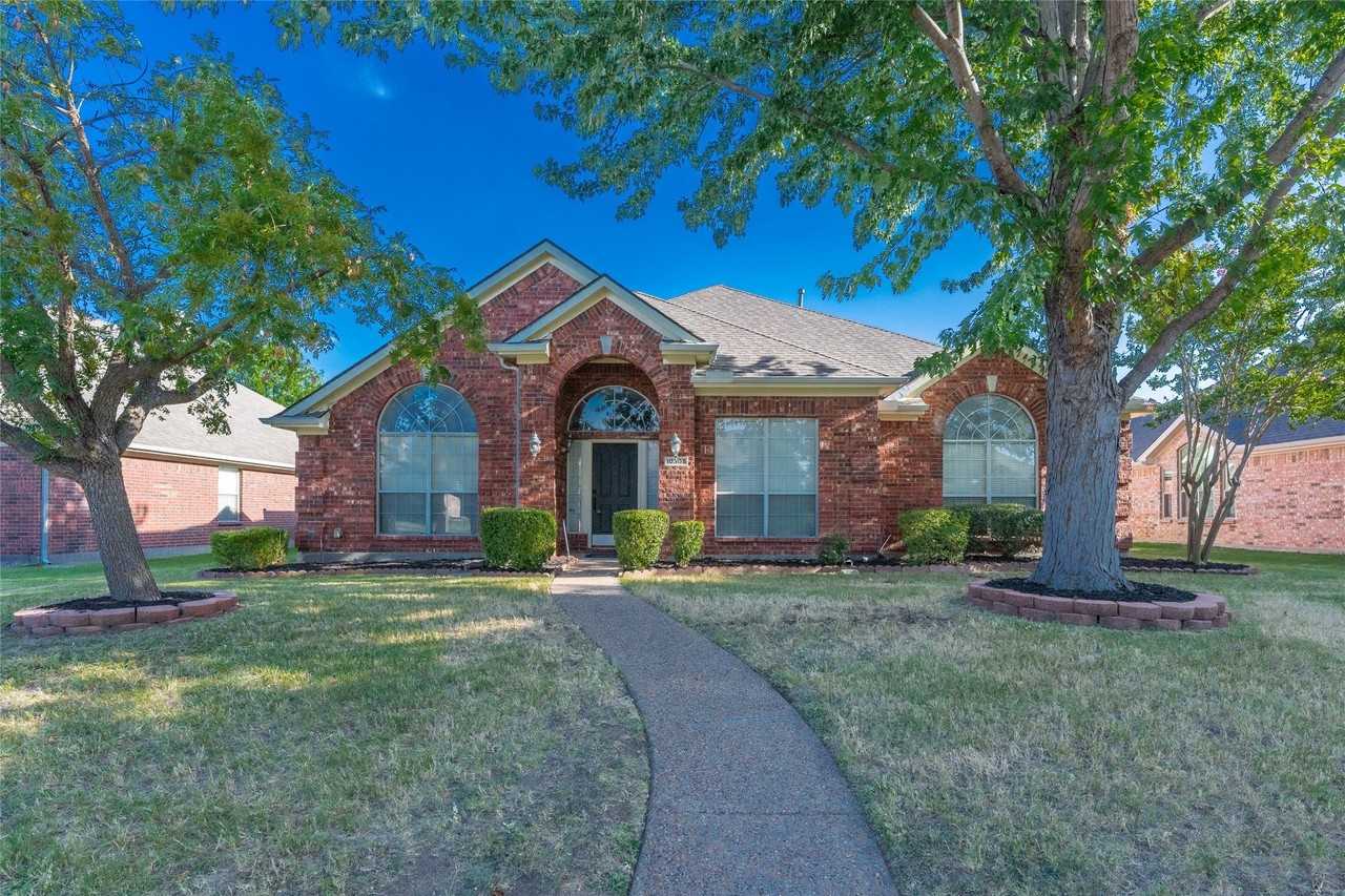 10305 Cecile Dr - Photo 3 of 38