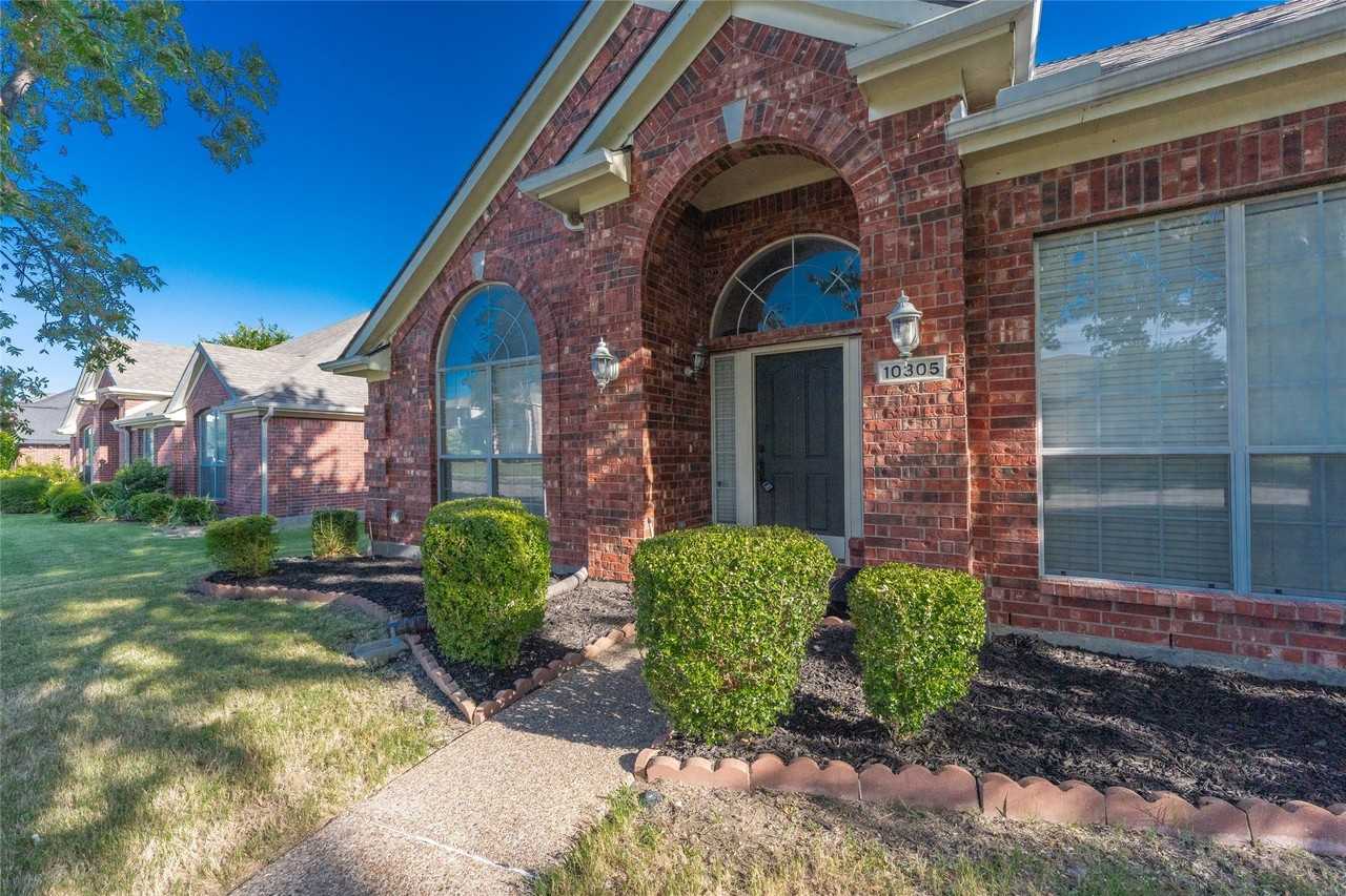 10305 Cecile Dr - Photo 4 of 38