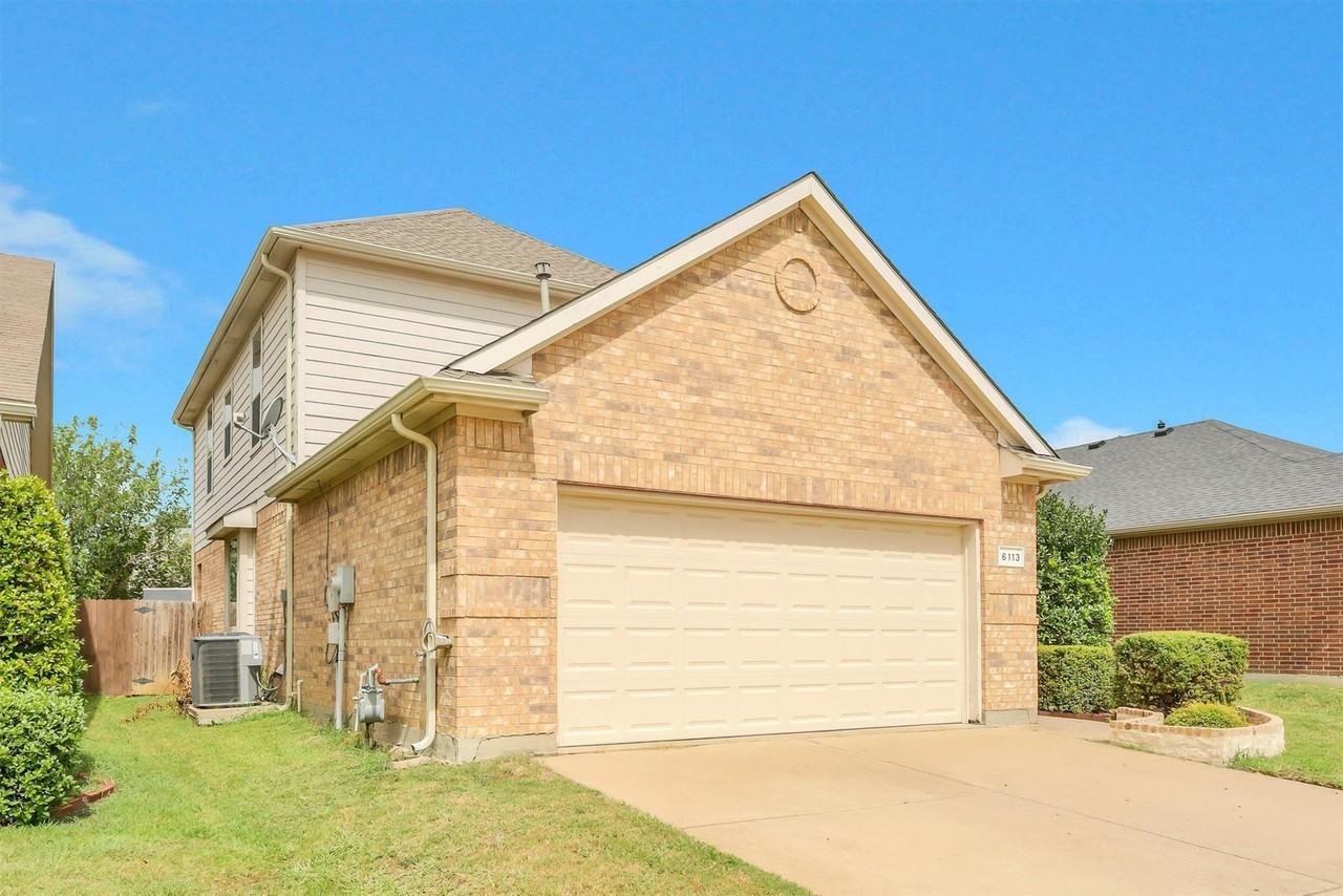 6113 Farrah Dr - Photo 3 of 40