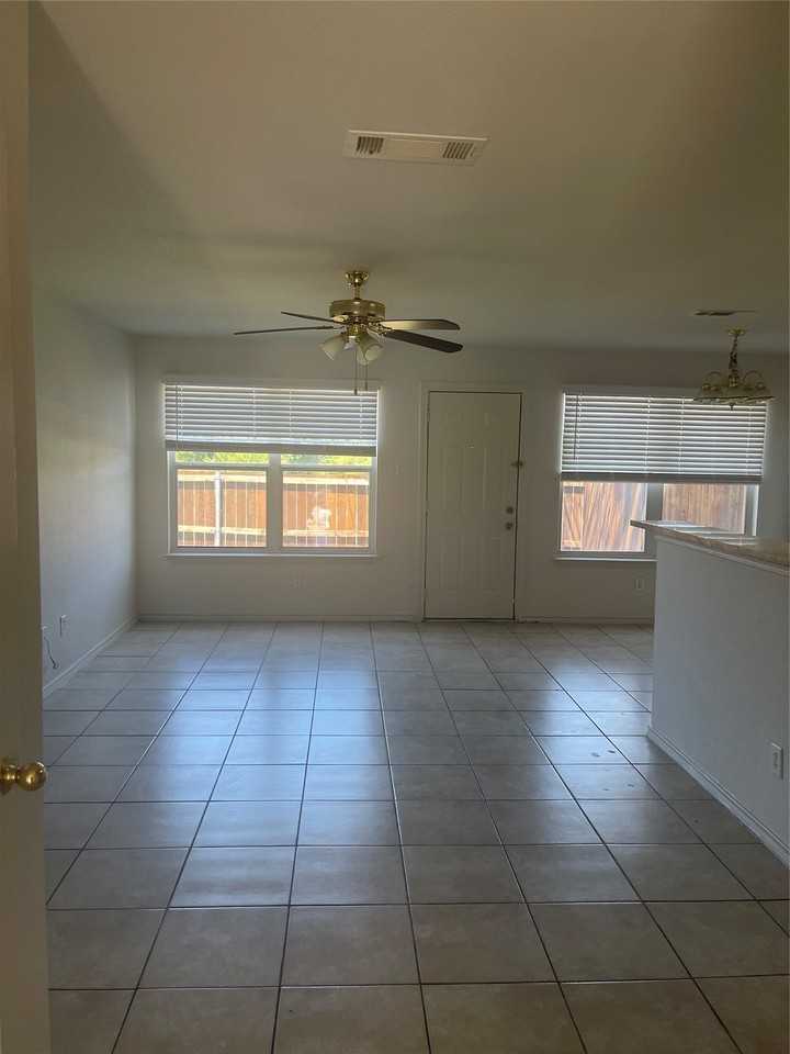 4602 Alamosa St - Photo 3 of 25