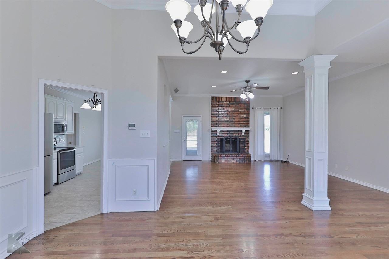 342 Pilgrim Rd - Photo 3 of 40