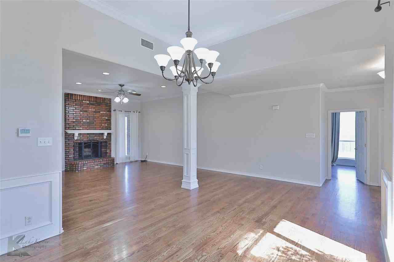 342 Pilgrim Rd - Photo 5 of 40