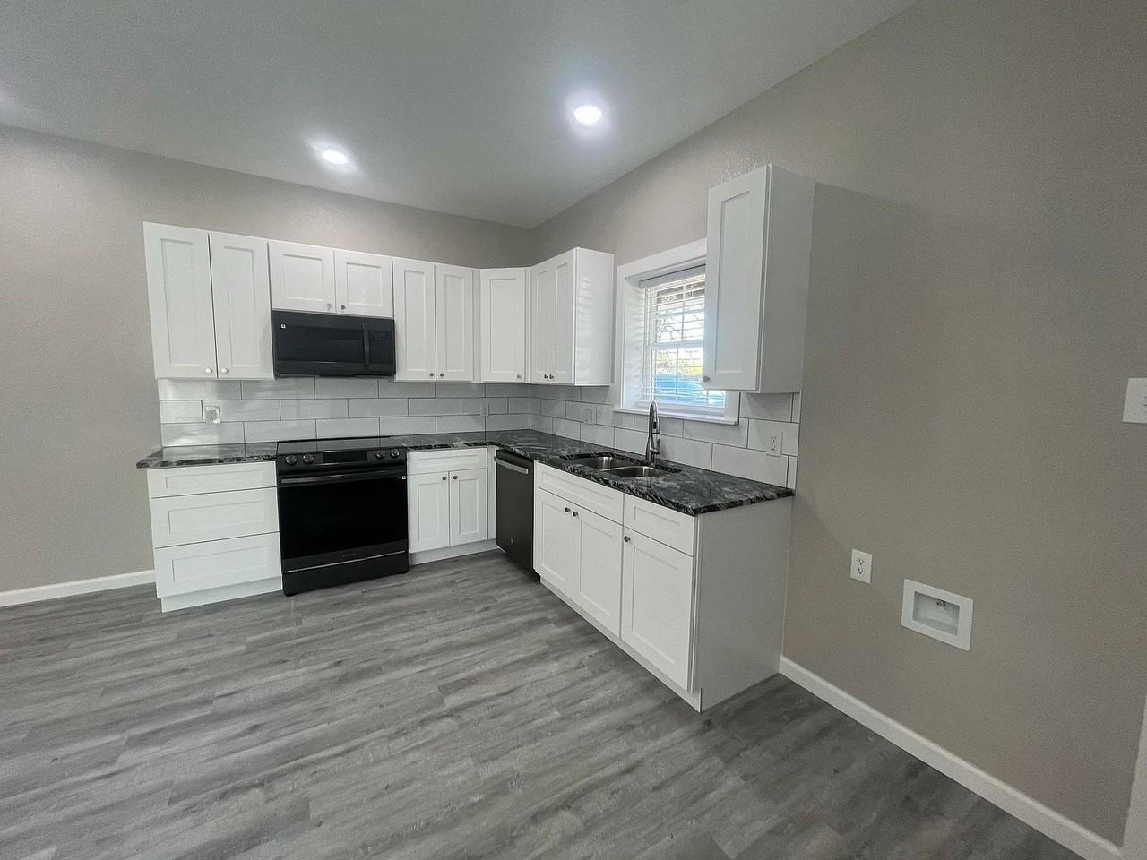 6272 Adelbert Dr #102 - Photo 4 of 9