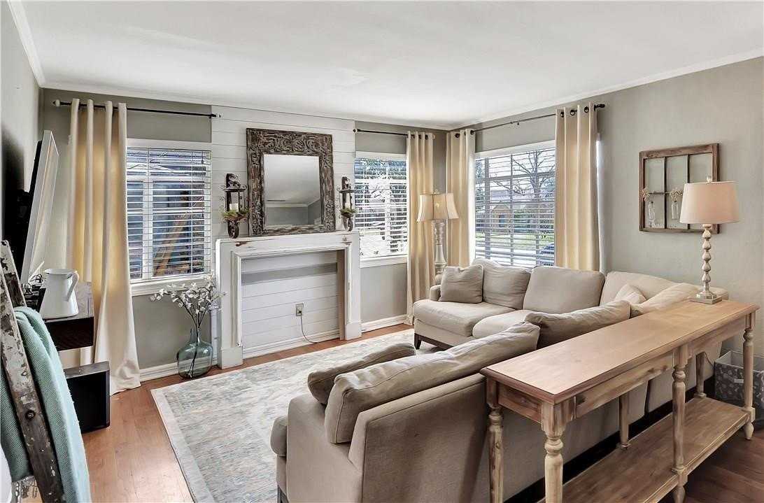 2521 Forest Park Blvd - Photo 3 of 14