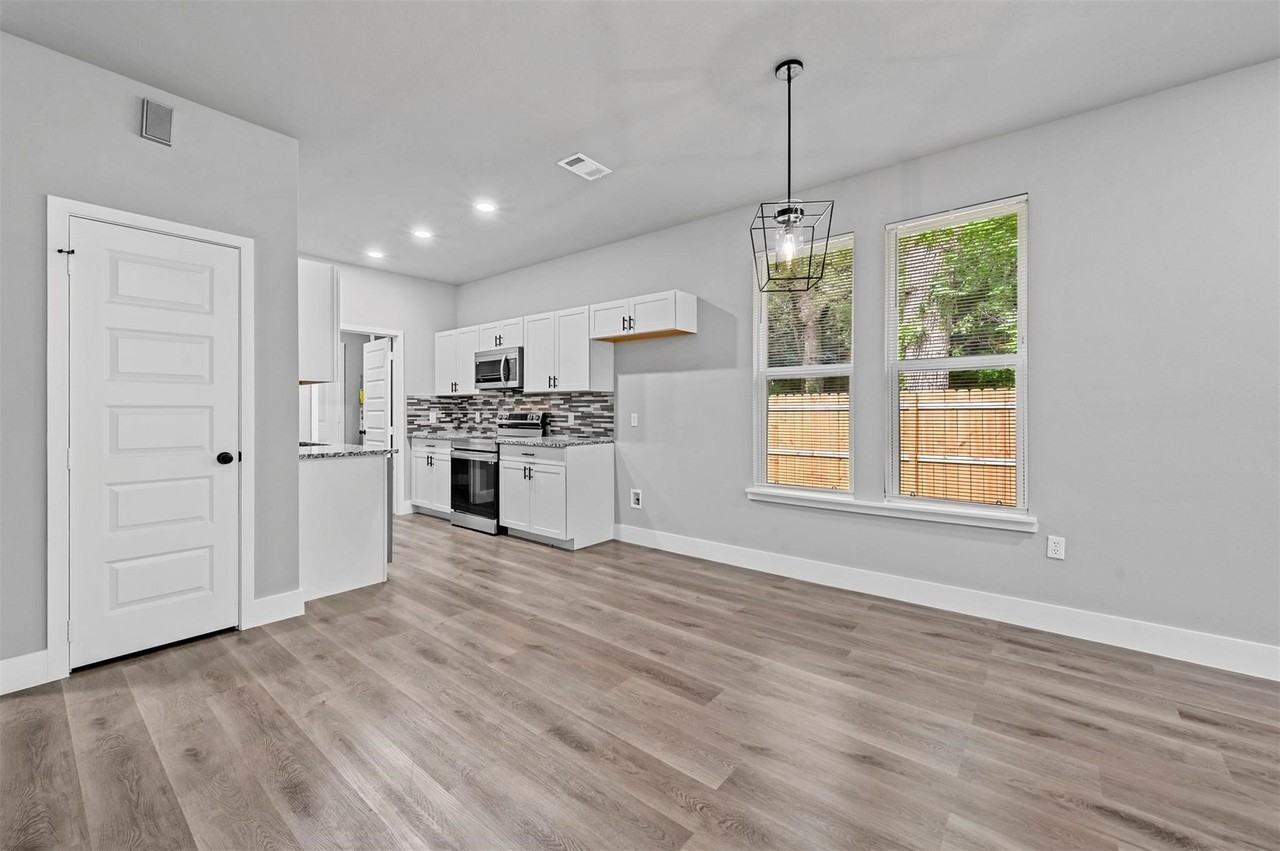 6147 Shawnee Dr - Photo 4 of 19