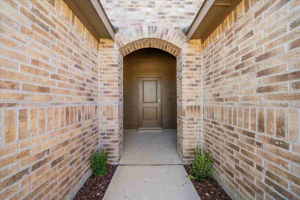 1532 Skyline Dr - Photo 3 of 20