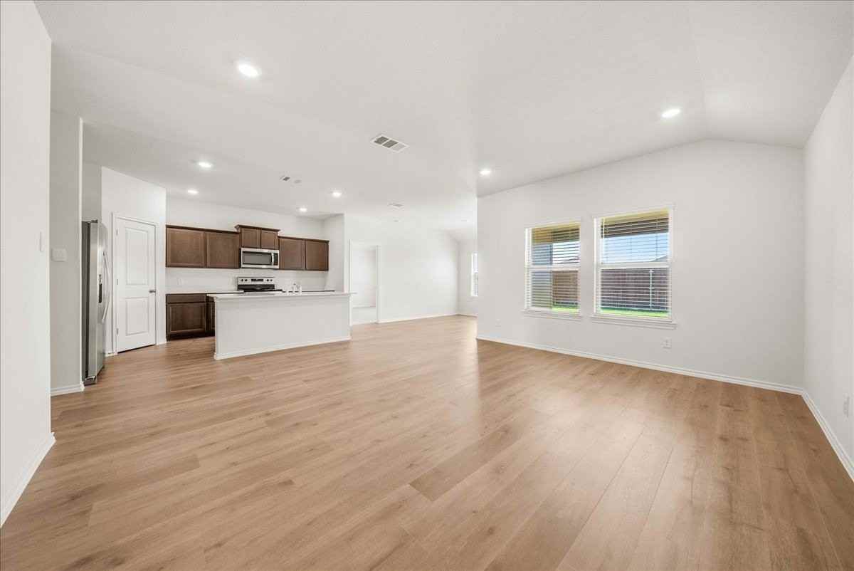 1532 Skyline Dr - Photo 5 of 20