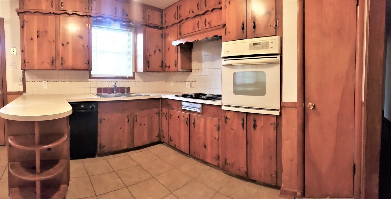 5305 Ammons St - Photo 7 of 12