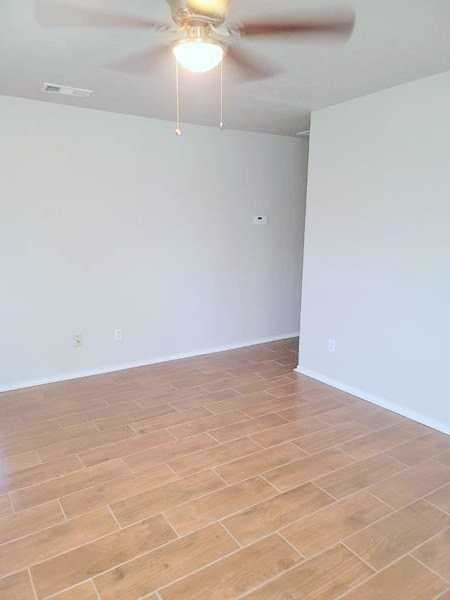 114 Opal St - Photo 2 of 16
