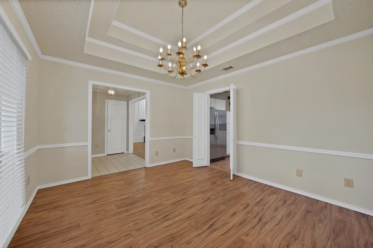 4316 Hartford Dr - Photo 5 of 37