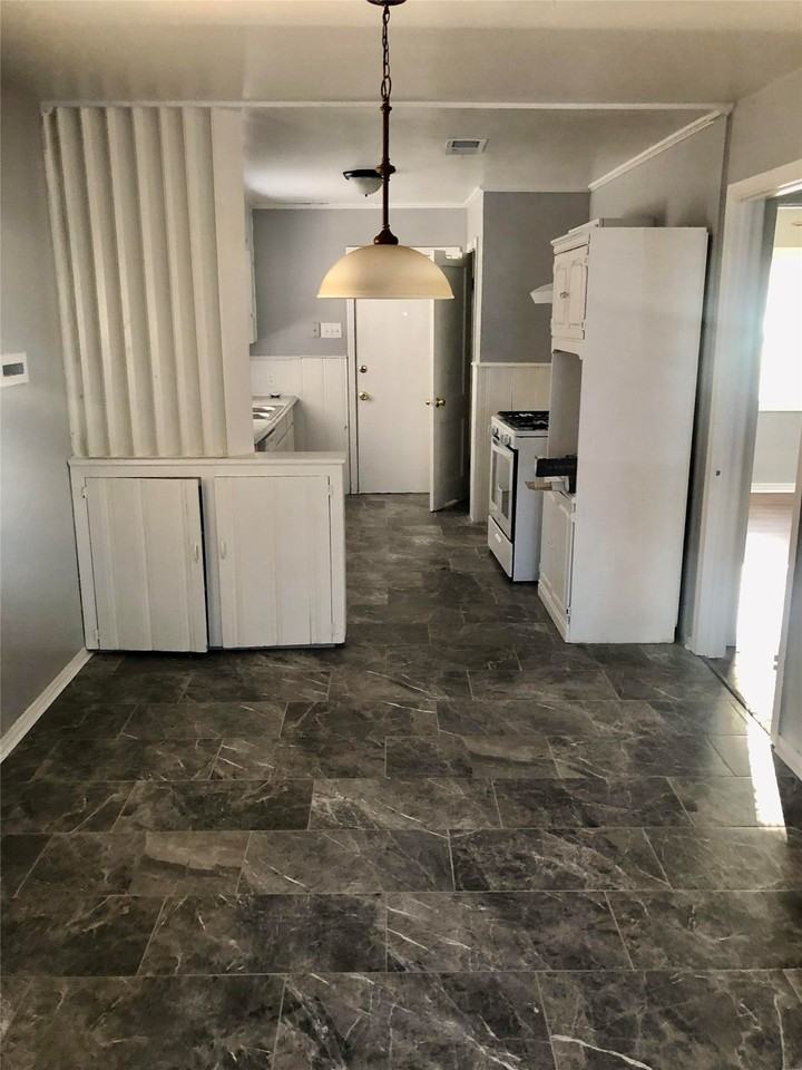 1622 Park Ave - Photo 3 of 9
