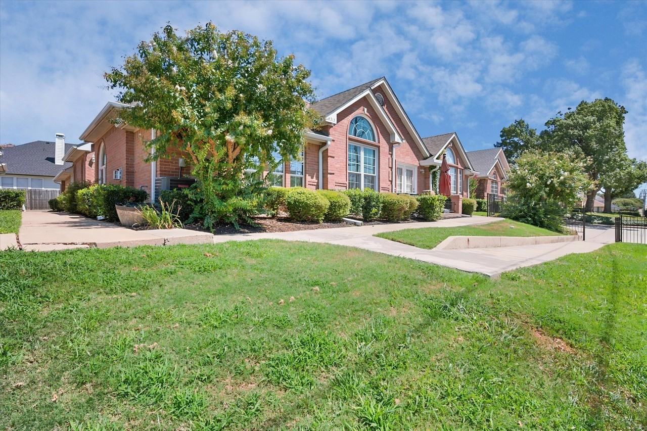 2313 Ragland Rd - Photo 5 of 31