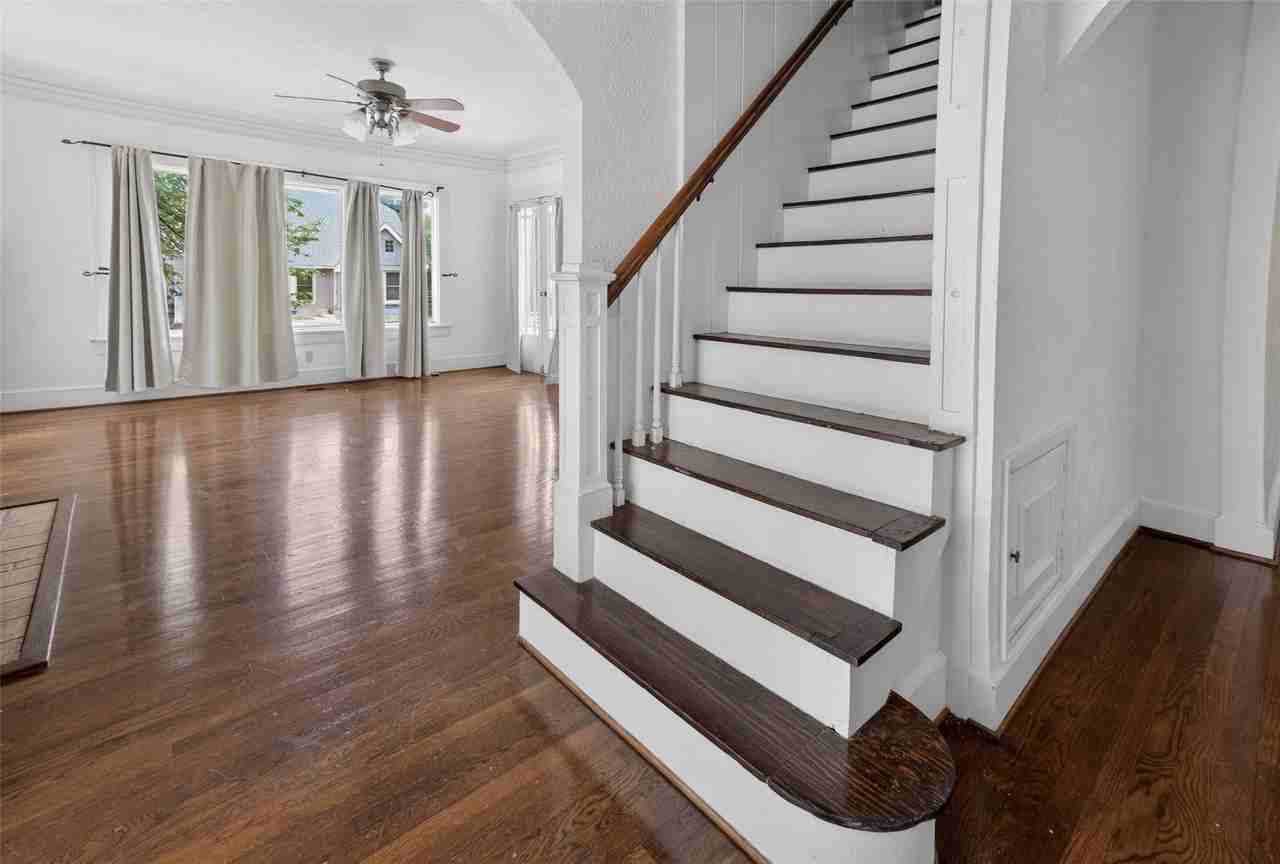 2601 S University Dr - Photo 3 of 34