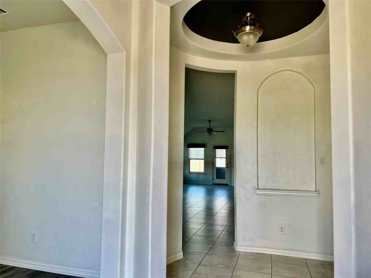 1429 Freesia Dr - Photo 3 of 22