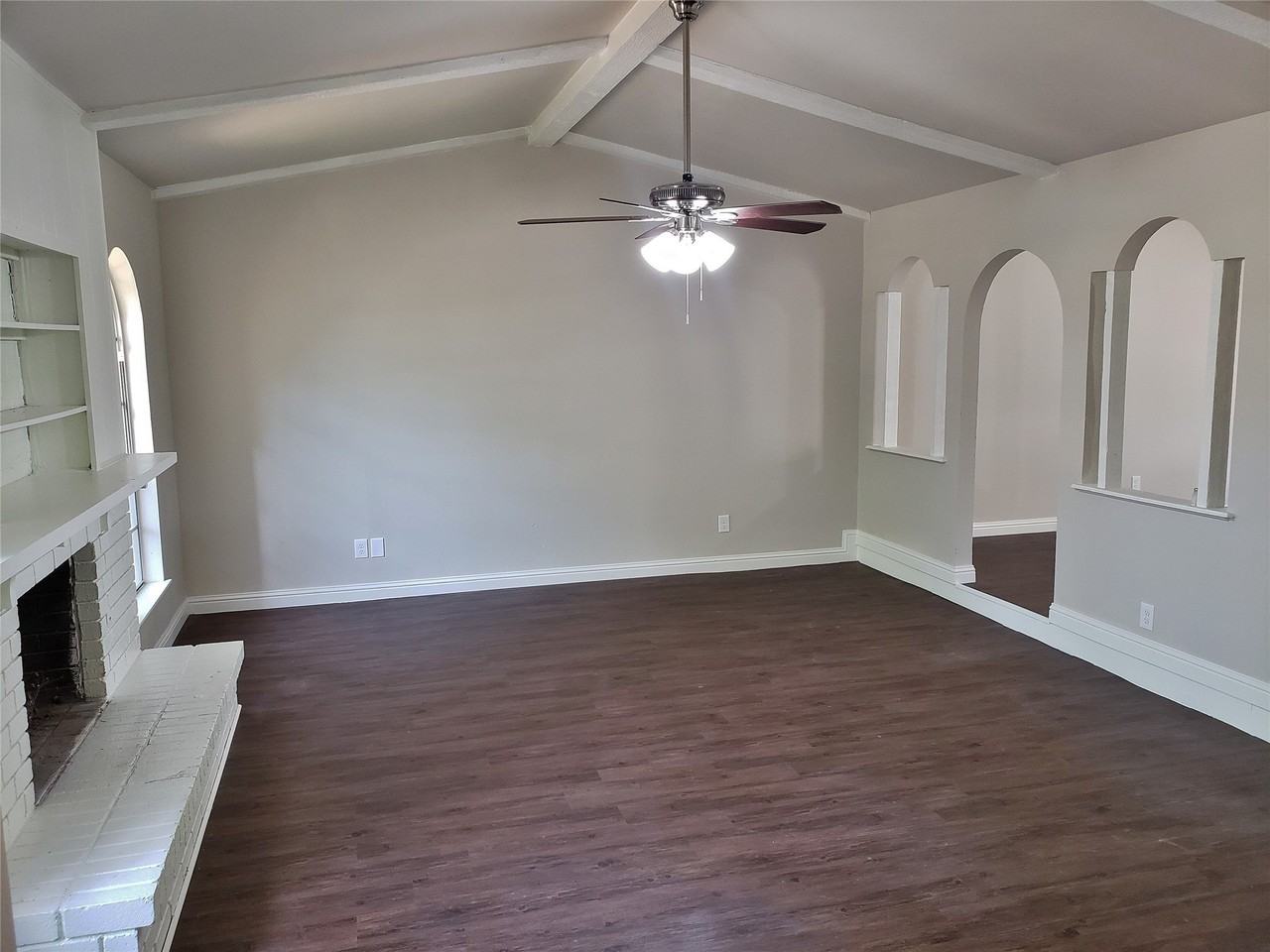 1320 Iris Ln - Photo 4 of 21