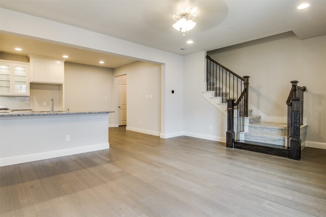 4670C Rhett Ln - Photo 3 of 25