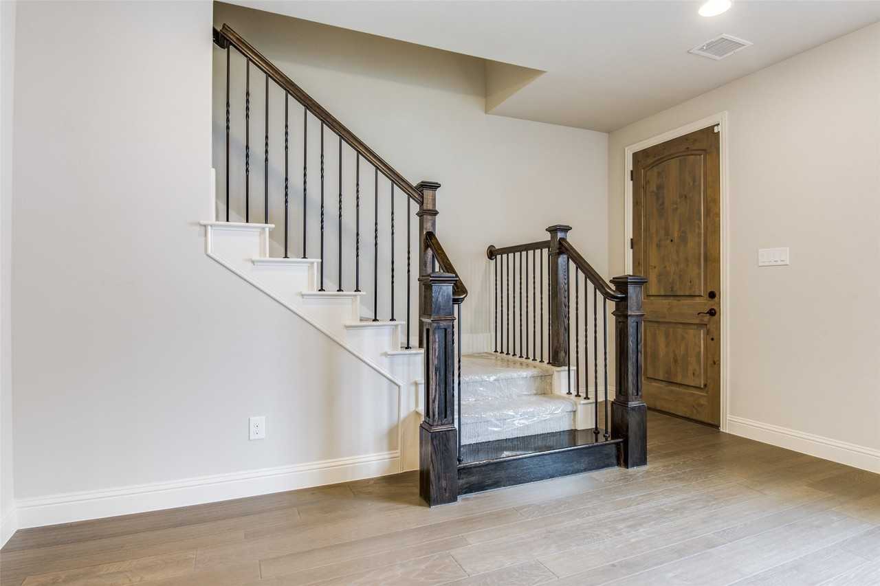 4670C Rhett Ln - Photo 4 of 25