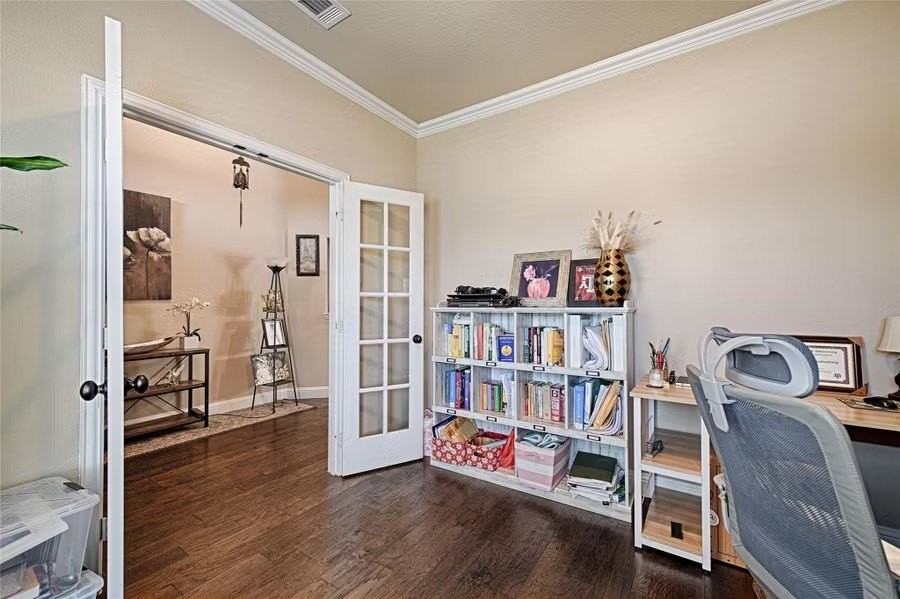 640 Teakwood Dr - Photo 5 of 27