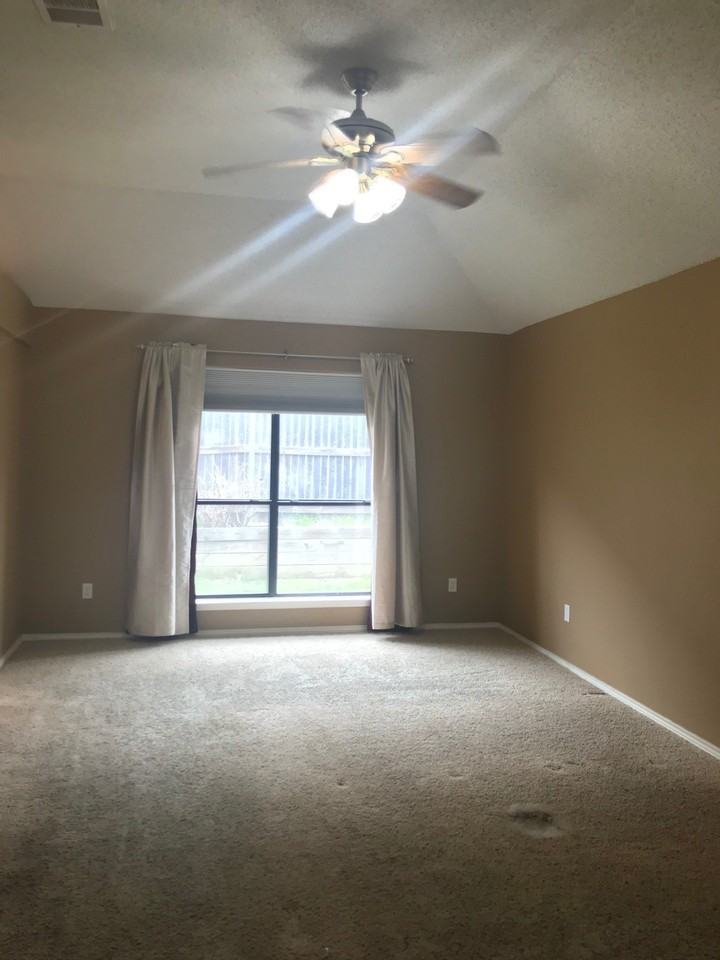 702 Long Hill Ct - Photo 5 of 13