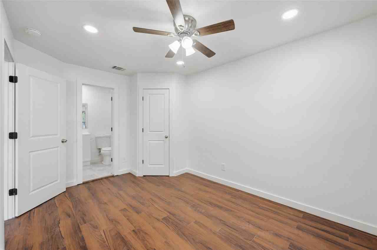 8708 Ronnie St - Photo 5 of 15