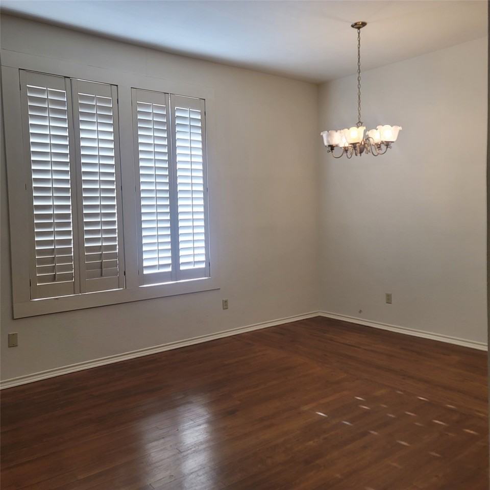 212 W Knox St #2 - Photo 4 of 11