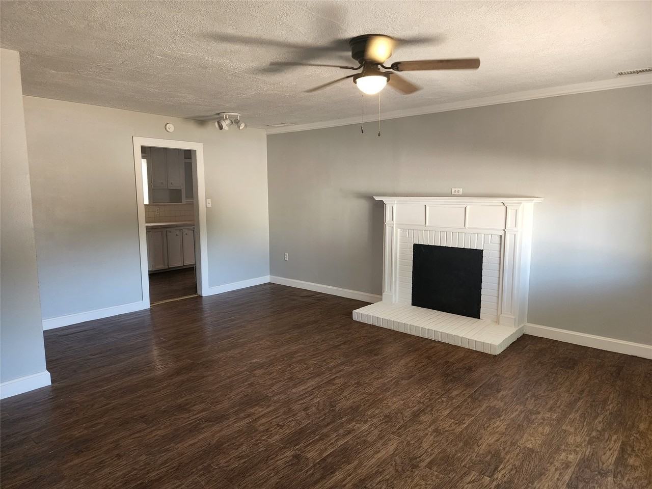 3249 S 11th St - Photo 2 of 9