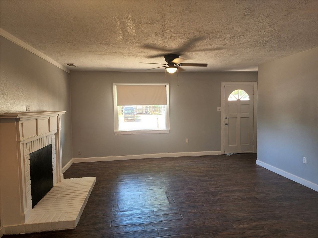 3249 S 11th St - Photo 3 of 9