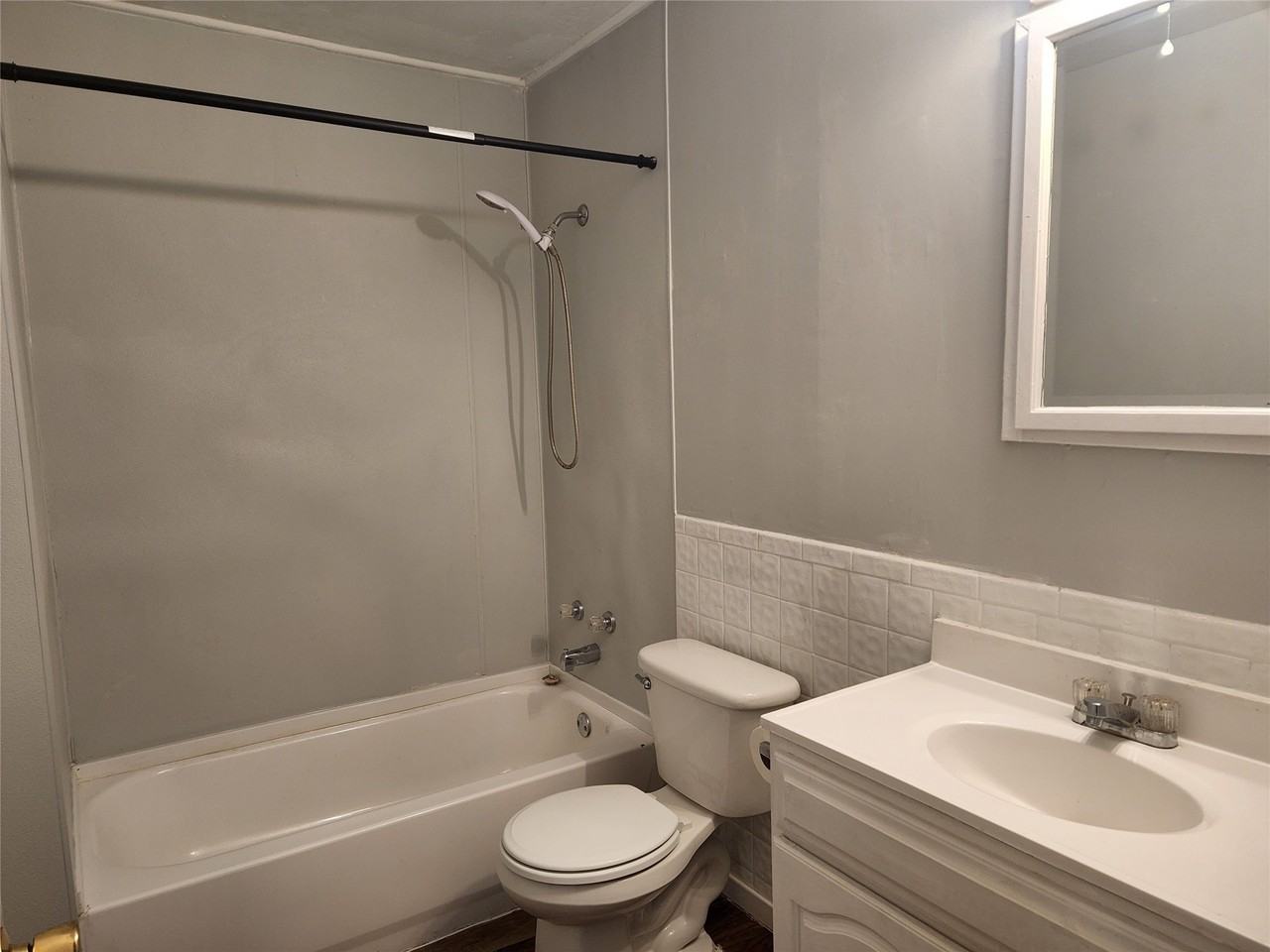 3249 S 11th St - Photo 6 of 9