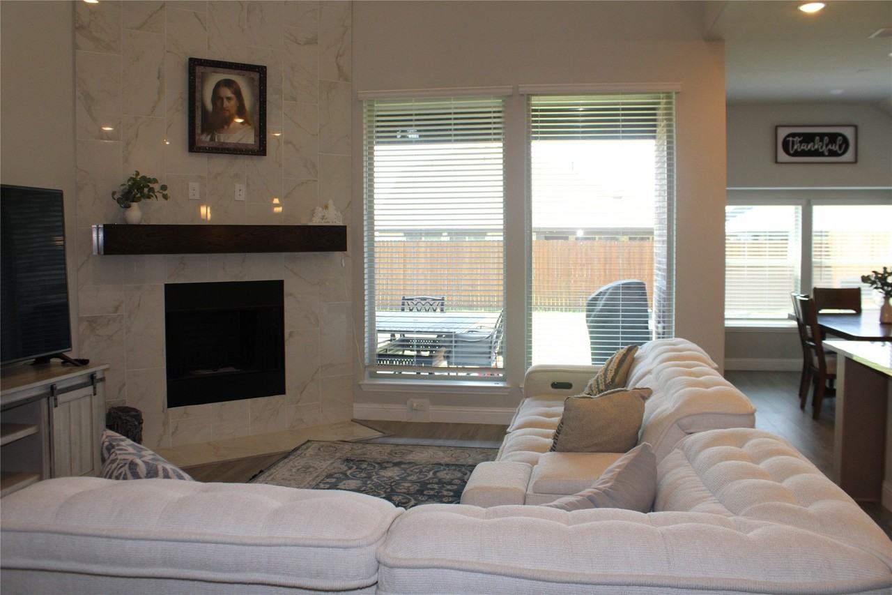 4405 Copper Point Dr - Photo 7 of 27