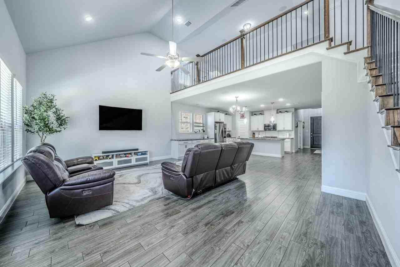6132 Hightower St - Photo 2 of 25
