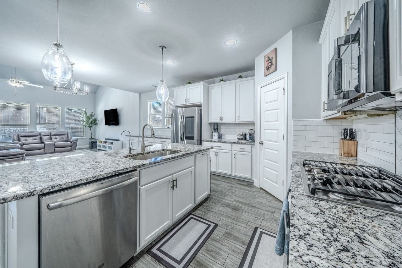 6132 Hightower St - Photo 7 of 25