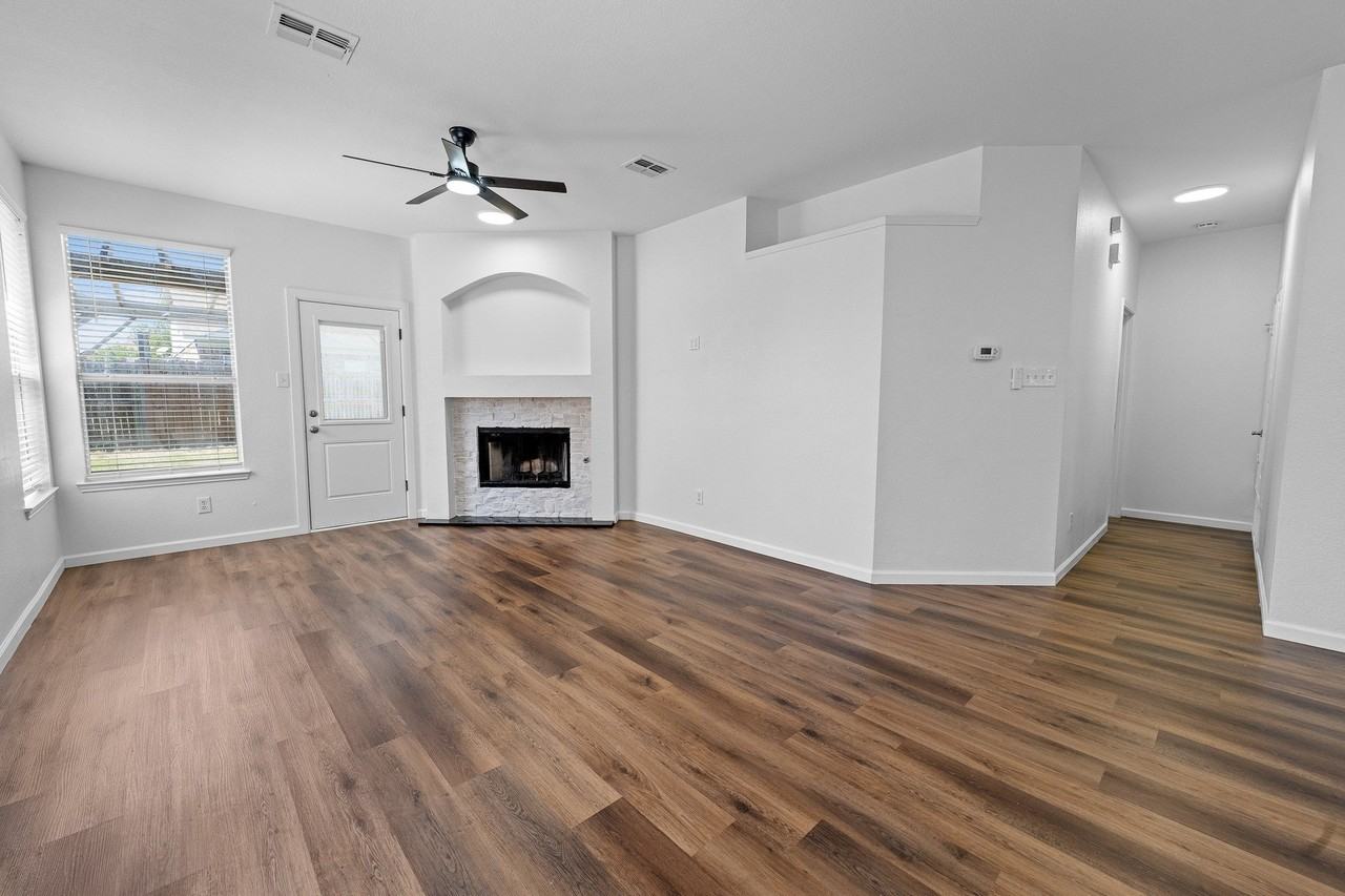 1052 Harriman Dr - Photo 7 of 17