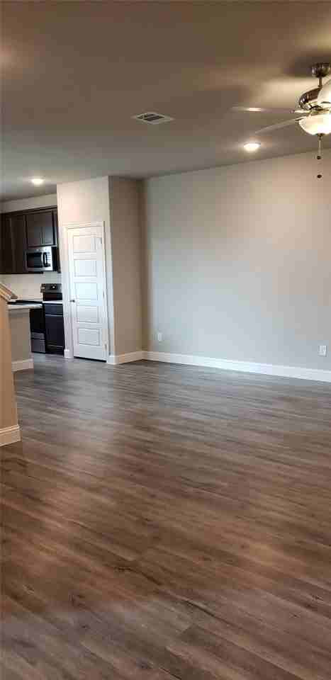 4925 Sanger Circle Dr - Photo 2 of 17