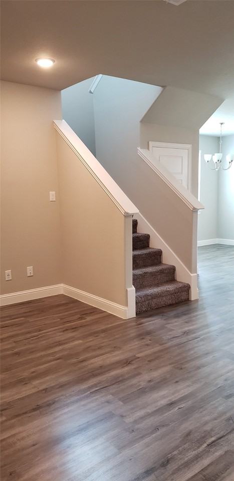 4925 Sanger Circle Dr - Photo 7 of 17
