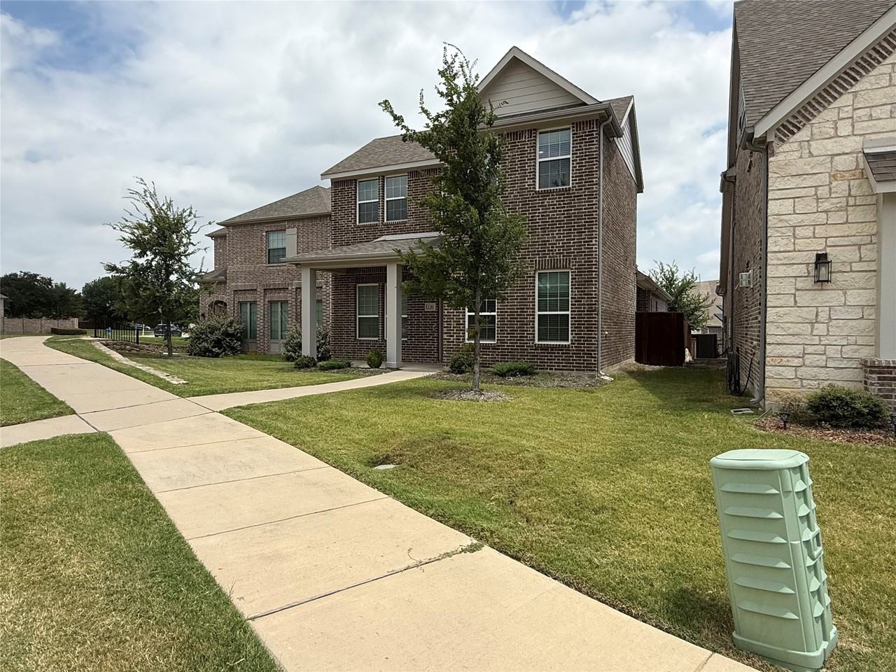 3285 Dover Dr - Photo 2 of 27