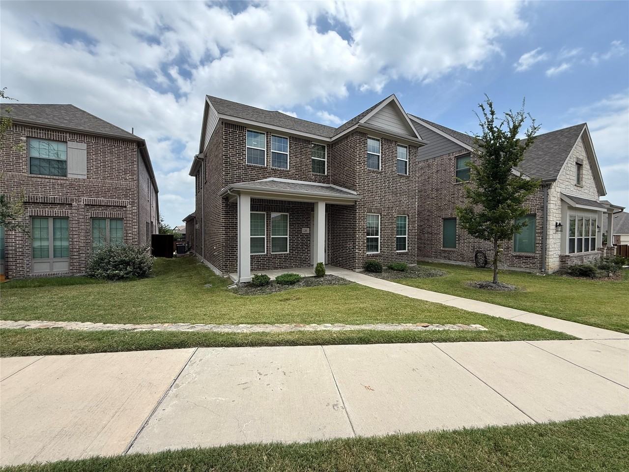 3285 Dover Dr - Photo 3 of 27
