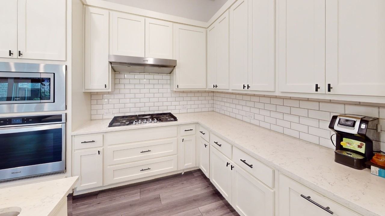 3285 Dover Dr - Photo 4 of 27