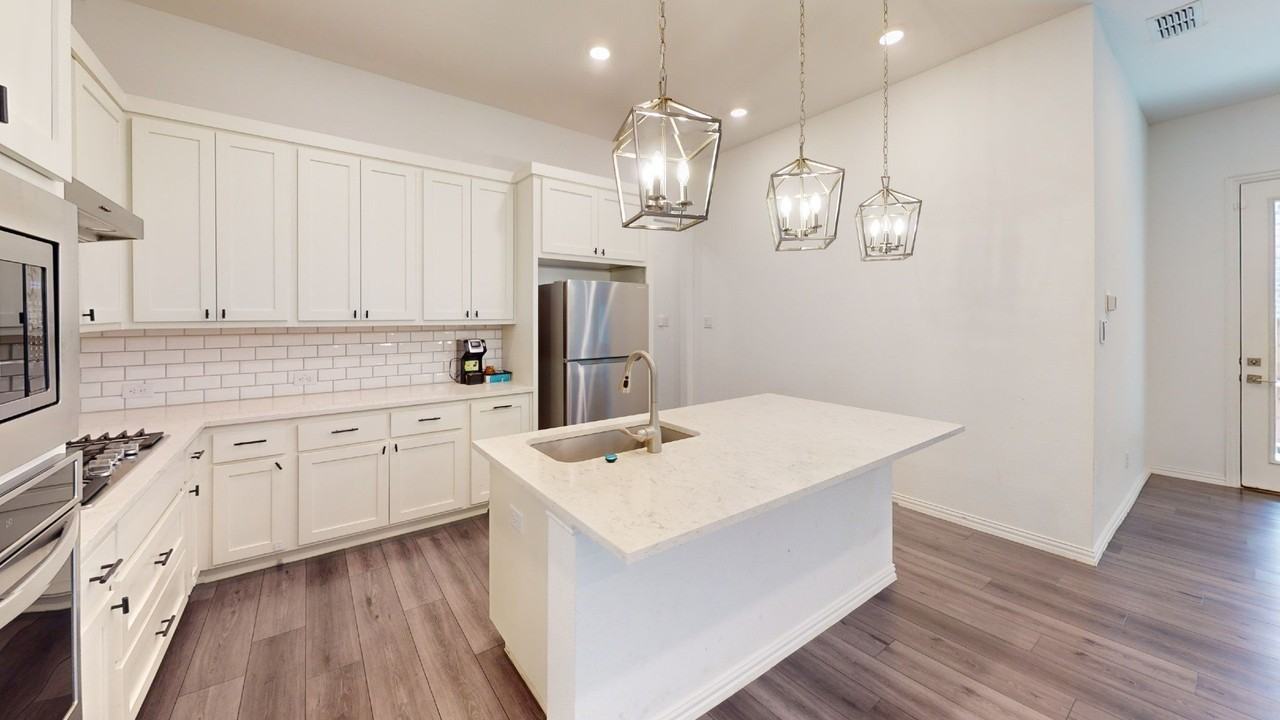 3285 Dover Dr - Photo 5 of 27