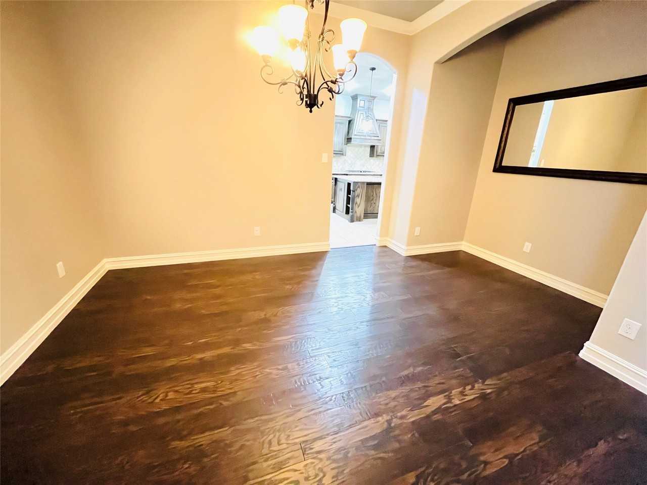 5601 Sunstar Ln - Photo 4 of 16