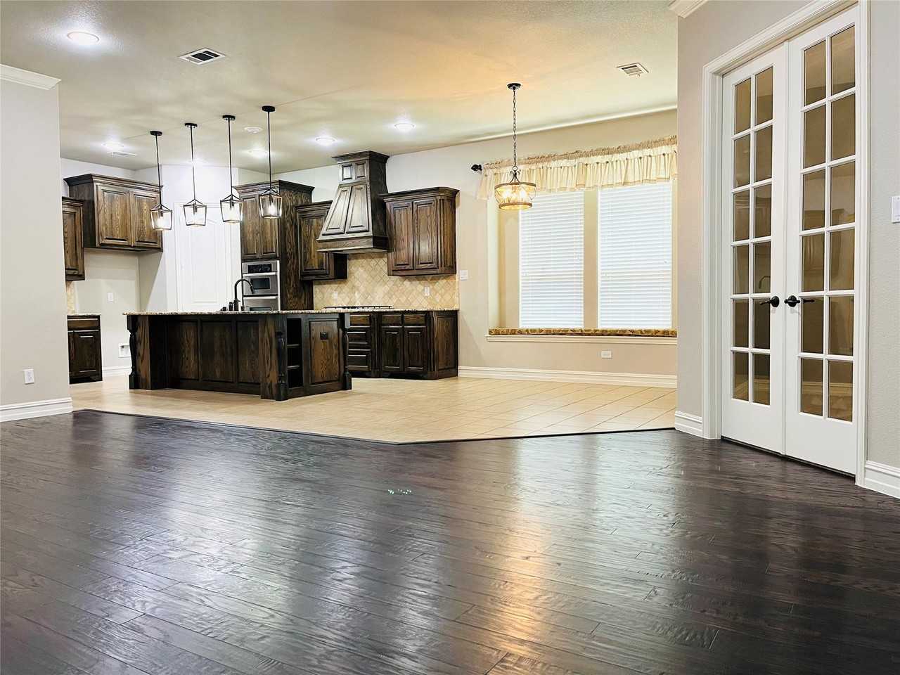 5601 Sunstar Ln - Photo 6 of 16