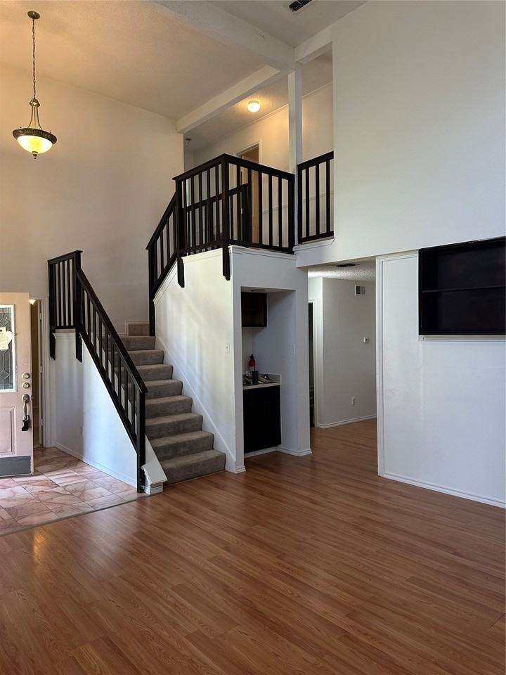2071 Briarcliff Rd - Photo 4 of 12