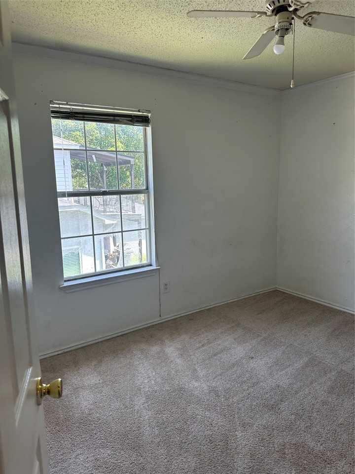 2071 Briarcliff Rd - Photo 5 of 12