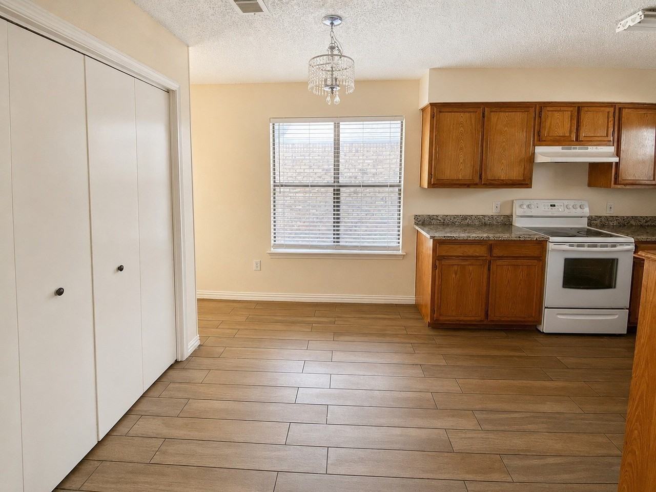530 Rawls Cir - Photo 3 of 11