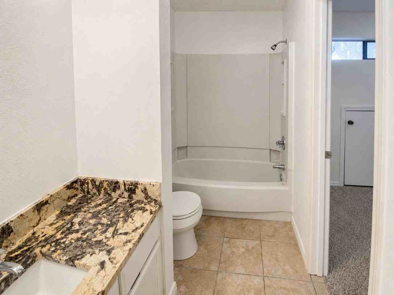 530 Rawls Cir - Photo 5 of 11