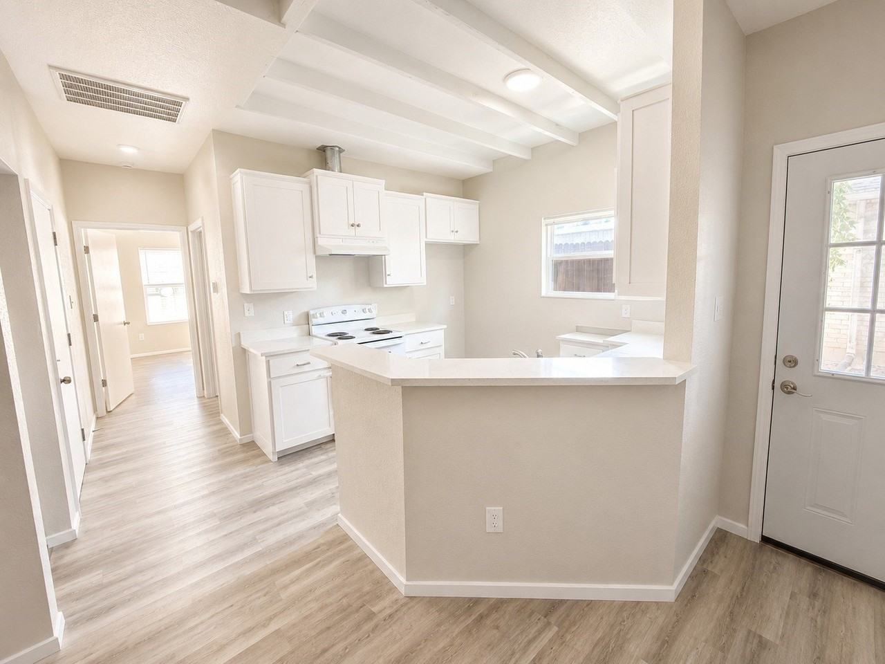 221 San Angelo Ave - Photo 3 of 11