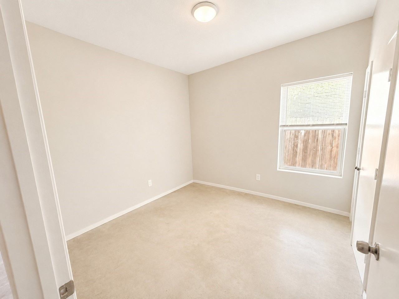 221 San Angelo Ave - Photo 6 of 11