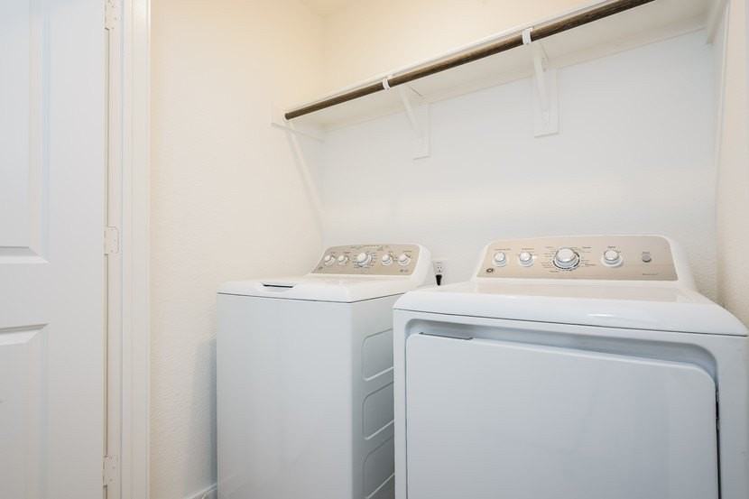 10120 Dalgreen Cir - Photo 7 of 9