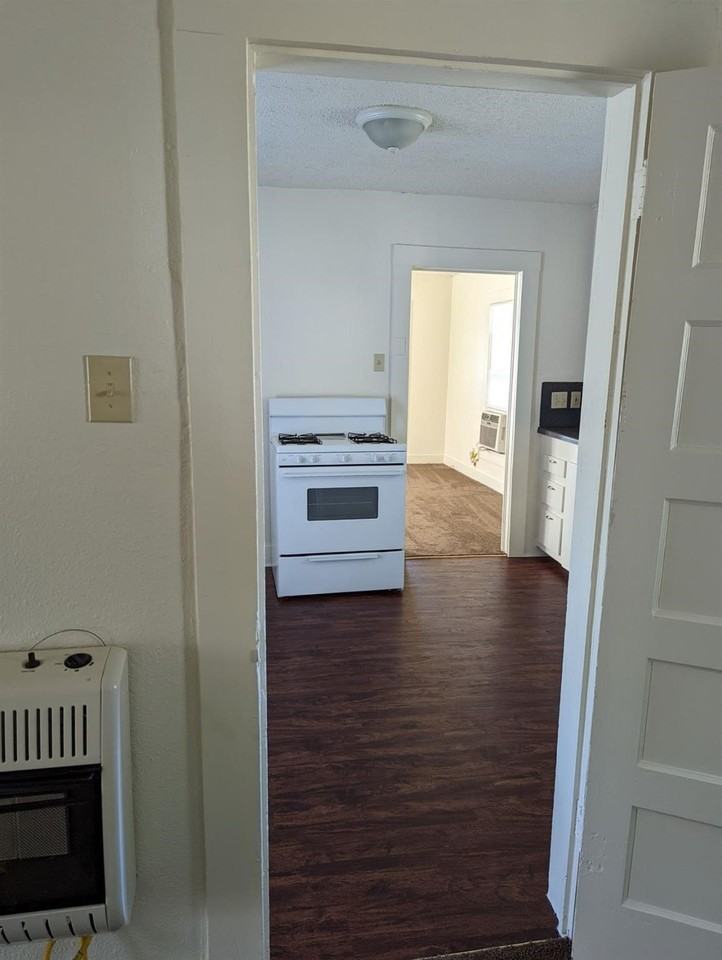 407 Paluxy St - Photo 7 of 14