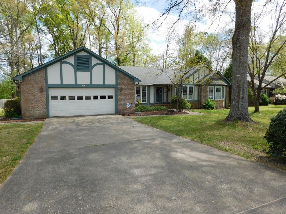 113 Norbury Dr - Photo 2 of 24